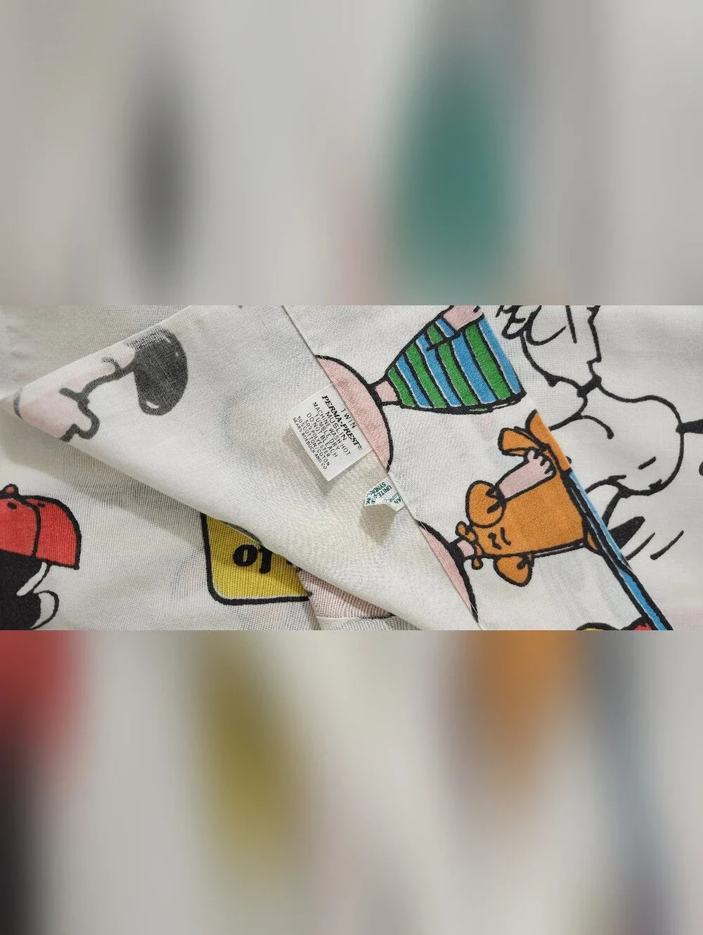 Peanuts White Tablecloth with Colorful Character Print